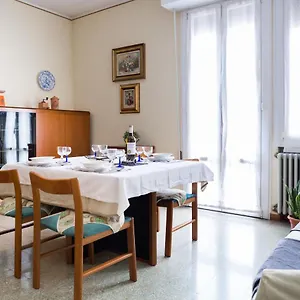 A Pochi Passi Dal Centro E Dall'ospedale Di , Parma Italia
